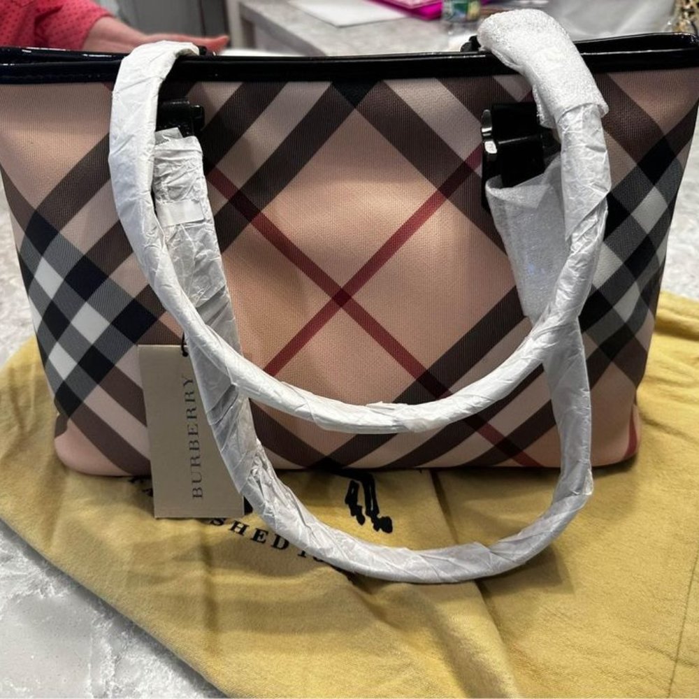 NWT Burberry Supernova Check Large Nickie Tote Black